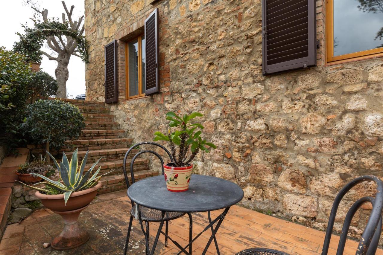 Enchanting Flat With Patio In Abbadia A Isola Monteriggioni Exterior photo