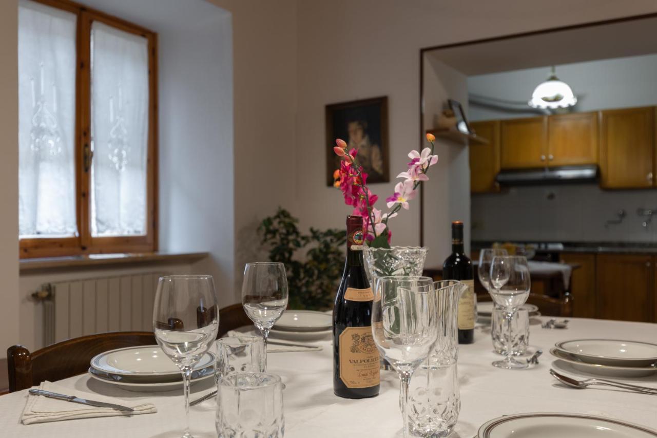 Enchanting Flat With Patio In Abbadia A Isola Monteriggioni Exterior photo