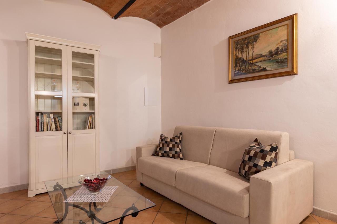 Enchanting Flat With Patio In Abbadia A Isola Monteriggioni Exterior photo